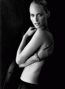 Amber Valletta
