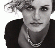 Amber Valletta