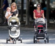 Kourtney Kardashian Out With Her Baby